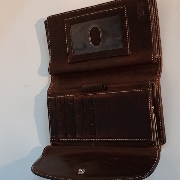 Dooney and Bourke leather women’s wallet. - Picture 5 of 9